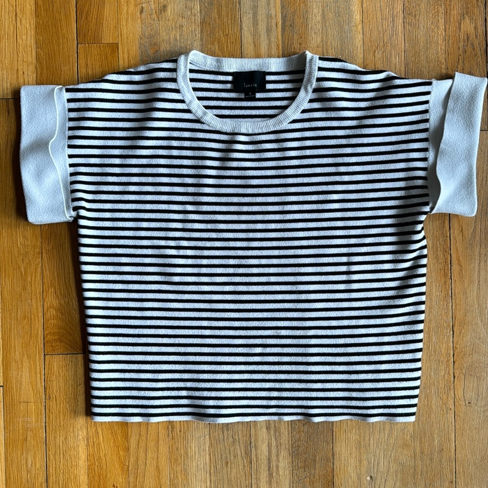 Lumière striped short-sleeve sweater. Size small. Excellent preowned condition.